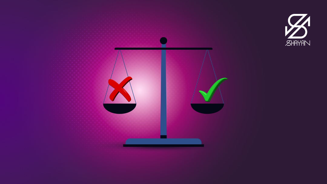 تصویر طراحی شده ترازویی که با یک تیک سبز رنگ و ضربدر قرمز رنگ در حال بررسی مزایا و معایب سیگنال فارکس است 