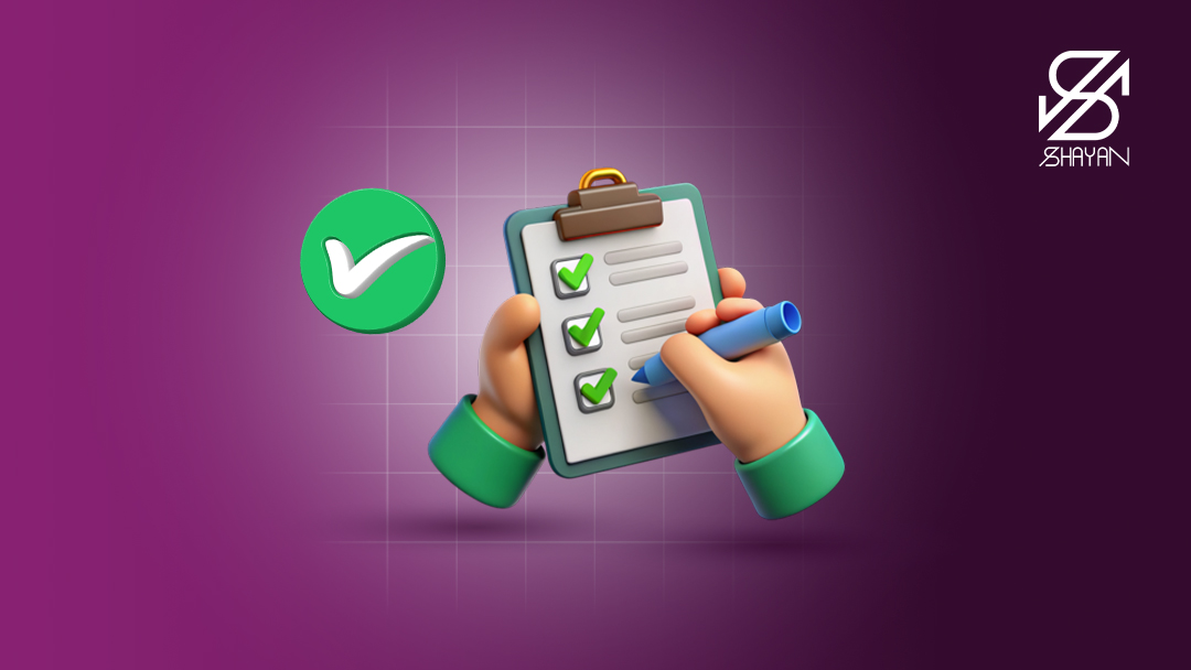 تصویر طراحی شده دستانی که یک چک لیست را در اختیار دارند و مشغول تیک زدن موارد آن با تیک سبز رنگ هستند